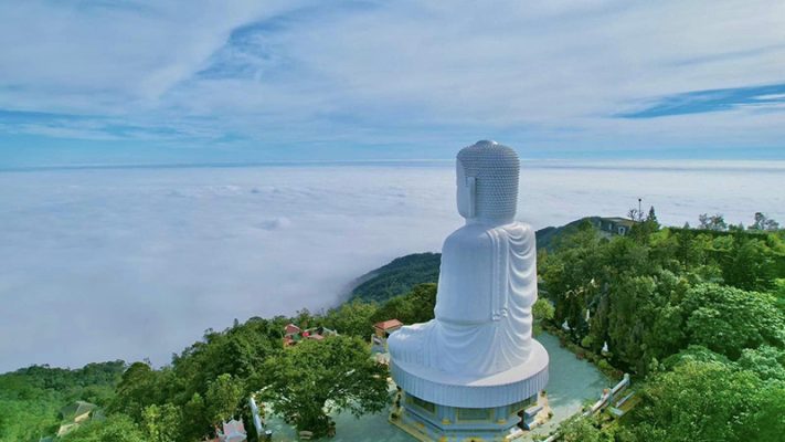 Pagoda Linh Ung Ba Na Hills